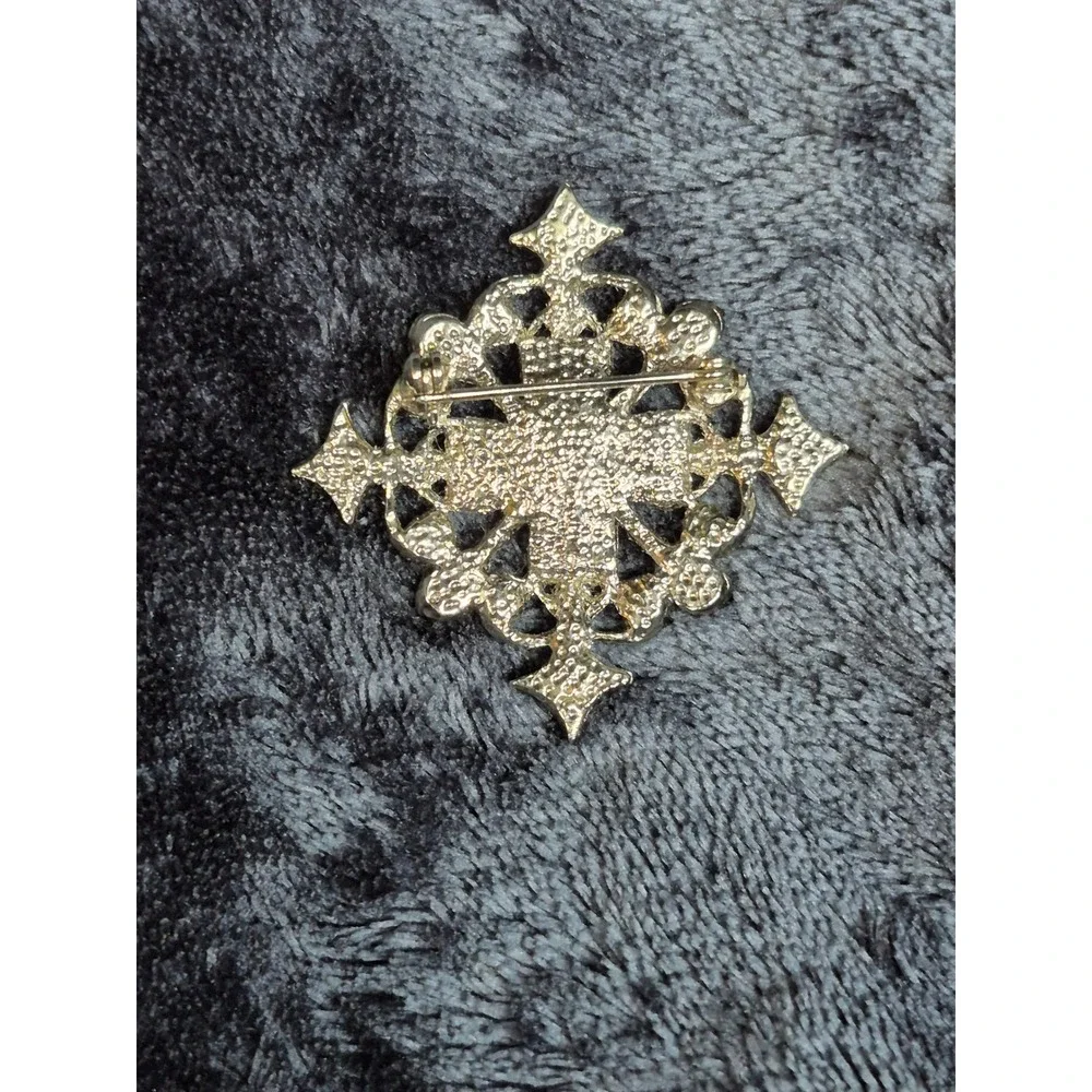 Vintage Maltese‎ Cross Brooch Purple Rhinestone Antiqued Silver Tone Pin